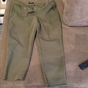 Liz Claiborne women’s  Olive Chinos